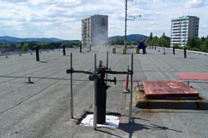Vložkování dešťových svodů Furanflex do vložky furanflex se vhání pára a tím dojde k vytvrdnutí kompozitního materiálu který neobsahuje žádné oxidační materiály tím pádem nekoroduje